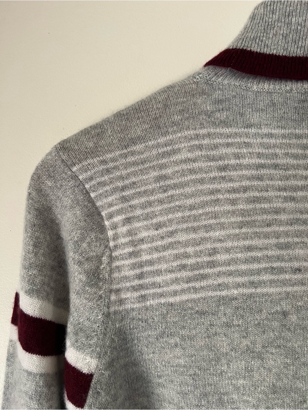 Faherty Solange Cashmere Sweater Pullover Turtleneck Heather Gray Burgundy L - Picture 8 of 12